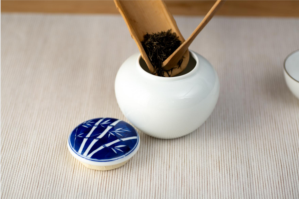 Underglaze Blue Plum Blossom Storage Jar