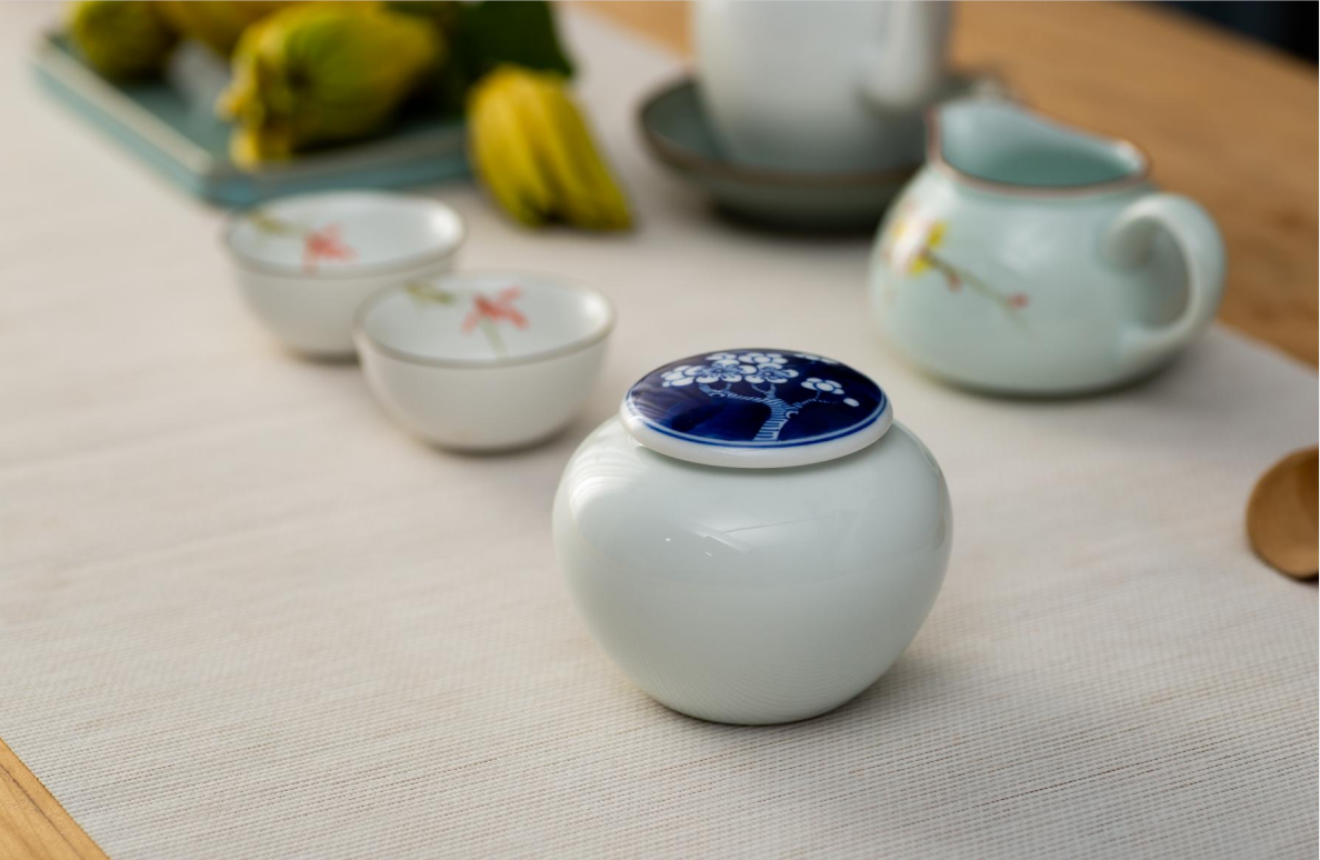 Underglaze Blue Plum Blossom Storage Jar