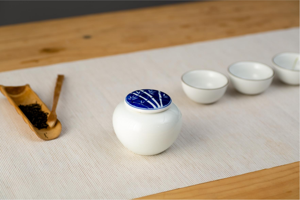 Underglaze Blue Plum Blossom Storage Jar