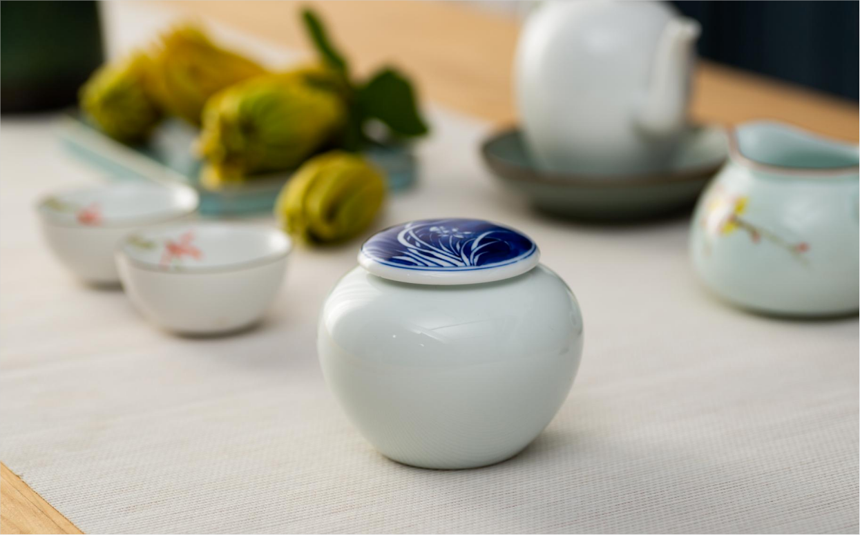 Underglaze Blue Plum Blossom Storage Jar