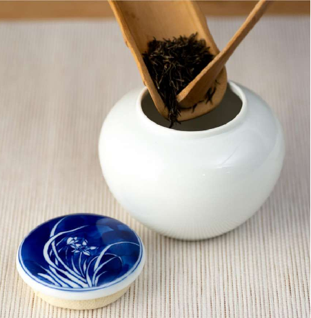 Underglaze Blue Plum Blossom Storage Jar