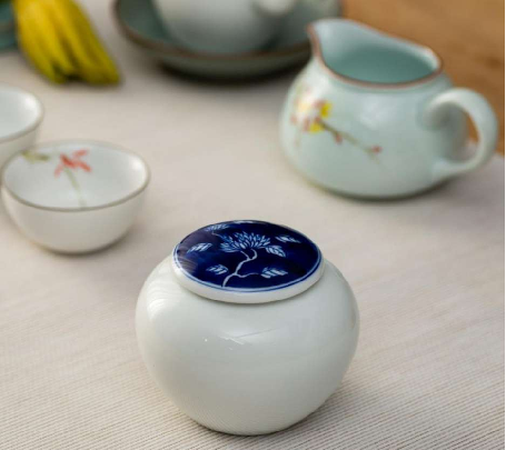 Underglaze Blue Plum Blossom Storage Jar