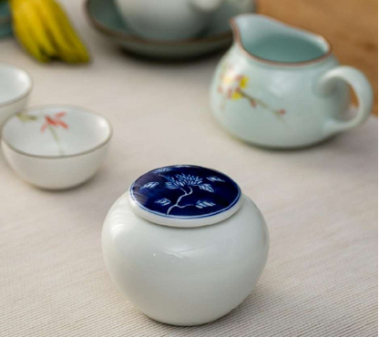 Underglaze Blue Plum Blossom Storage Jar